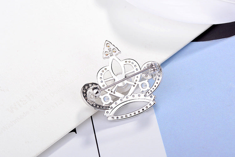 Delicate And Luxurious Female Accessories Brooch