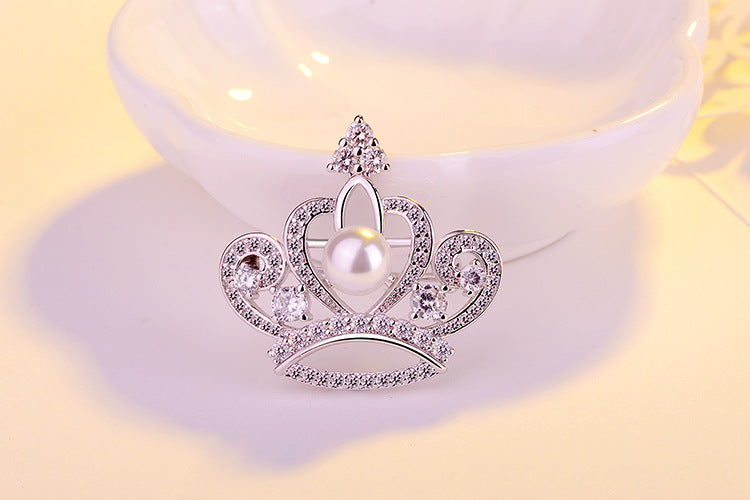 Delicate And Luxurious Female Accessories Brooch