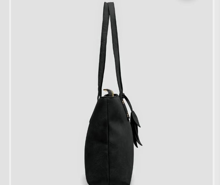 Women's black Tote bag